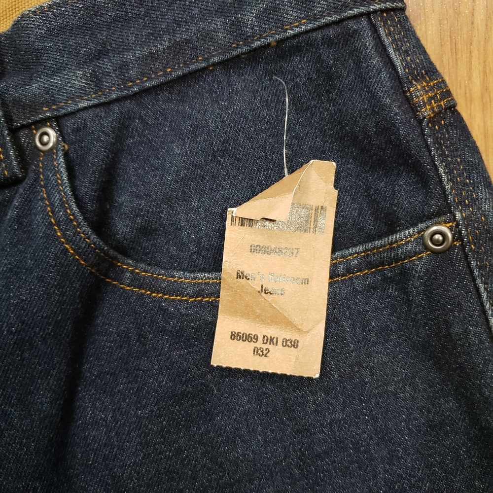NWT Duluth Trading Co jeans! 30x32 - Picture 4 of 5